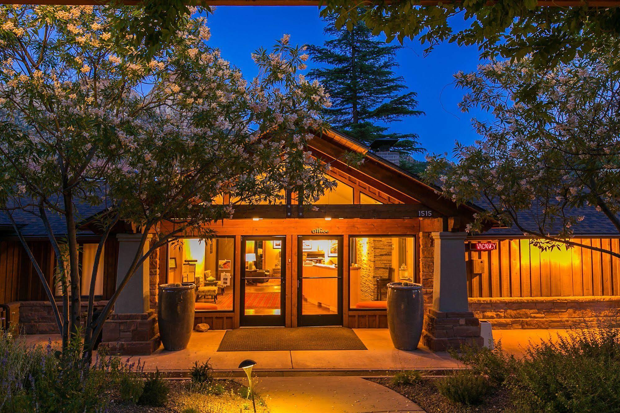 Driftwood Lodge Спрингдейл Екстер'єр фото